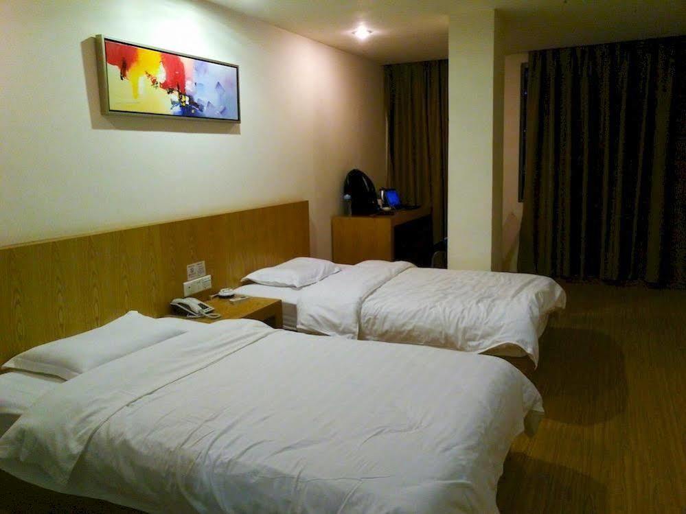 Loft Inn Qingyuan Lianjiang Road Branch تشينغيوان المظهر الخارجي الصورة